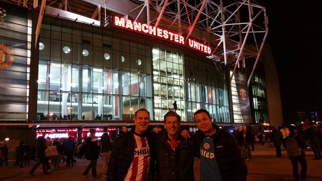 Arjan_Blom's tweet photo. Avondje Manchester... #sfeerimpressie #manpsv #munpsv https://t.co/yzkJvpe60r