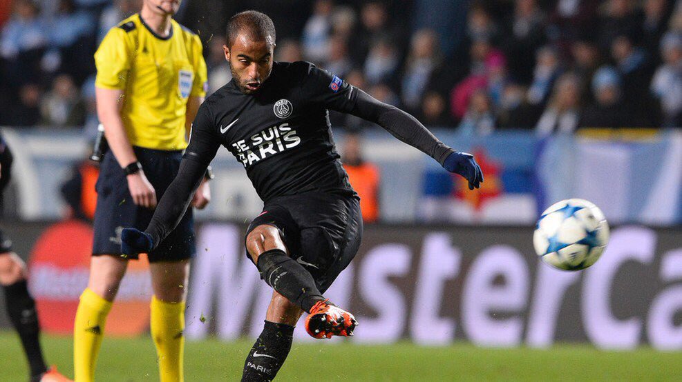 PSGsociety's tweet photo. Lucas : « J'ai demandé à Ibra de me la laisser et il me la laissé. » #PSG #MALPSG (L'Équipe) https://t.co/Gn4nUJc7XA