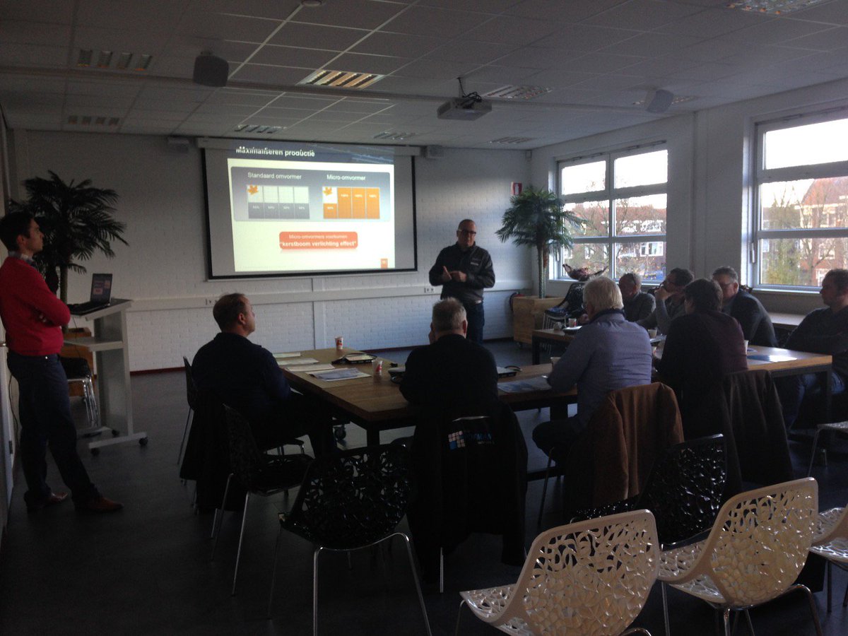 Training <a href="/enphaseenergy/">Enphase Energy</a> over "slimmer met zonne energie" in het TIC.