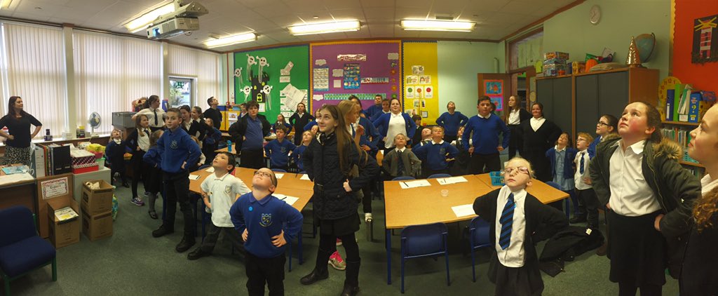 DeanburnP6HE's tweet image. Superhero poses! This boosts our self belief and gives us time to reflect! #goalreflection @DeanburnPS_P1M