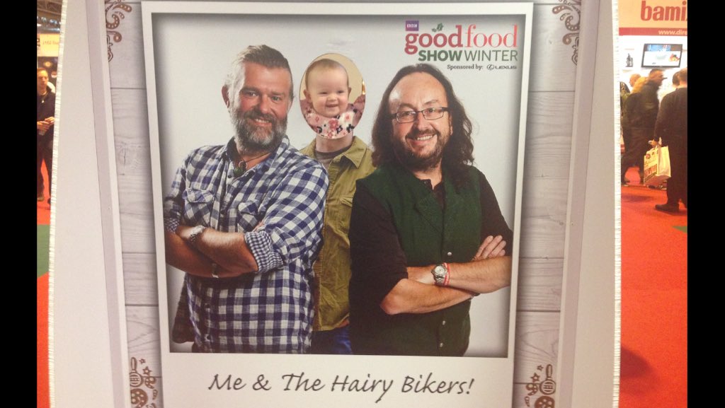 Em_thorpey's tweet photo. Someone's enjoying the @BBCGoodFoodShow #GFSPhotobomb #Foodie https://t.co/Lfh2zhN99j