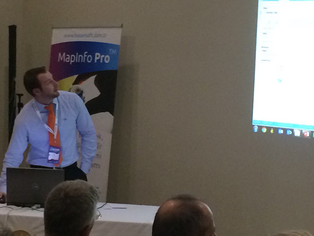MapInfoTom's tweet photo. The new 64 bit version of #MapInfo Discover being expertly demonstrated by Chris Jenkins. #Basarsoft #PB https://t.co/rUkn45N6cK