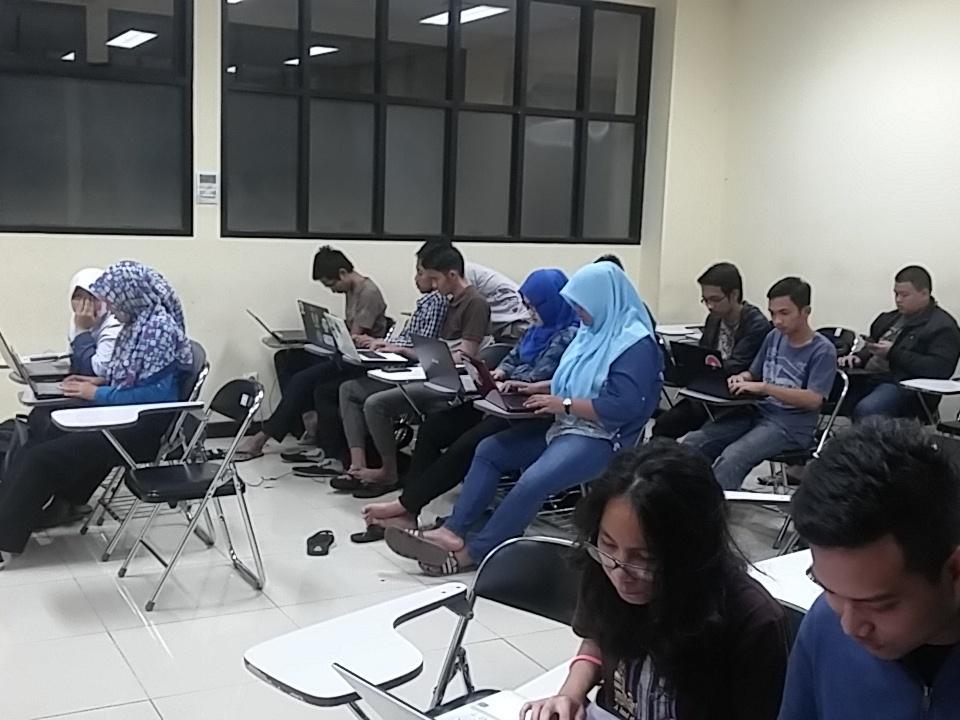 webdevccitelu's tweet image. Hello weppers :)) jumpa lagi dilanjutan tutor kita ^^.
Kali ini kita membahas tutor CSS lanjutan "Responsive Layout"