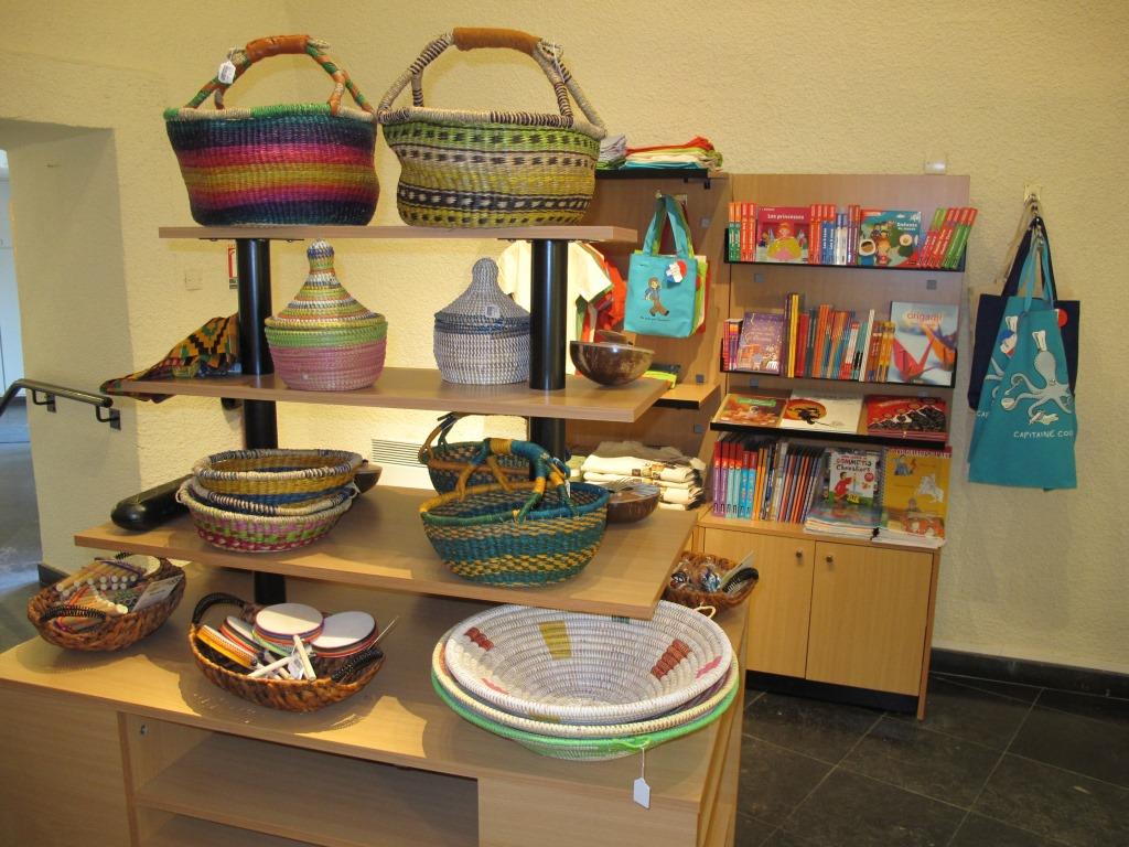 museebsm's tweet photo. A la recherche de cadeaux de #Noël ? Passez faire un tour dans notre boutique ! https://t.co/USTwbJNA6u