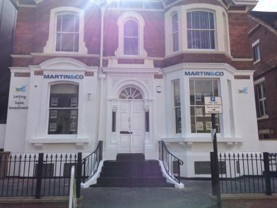 MartinCoUK's tweet image. Our @MartinCoWolves office have completed their biggest ever take-on! hubs.ly/H01rj170 #proud #Sunbeam