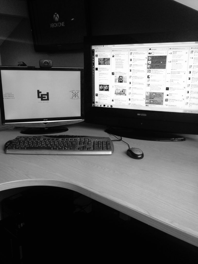 TLDDesigns's tweet photo. Guess who's back! https://t.co/u4cHGRYuoc