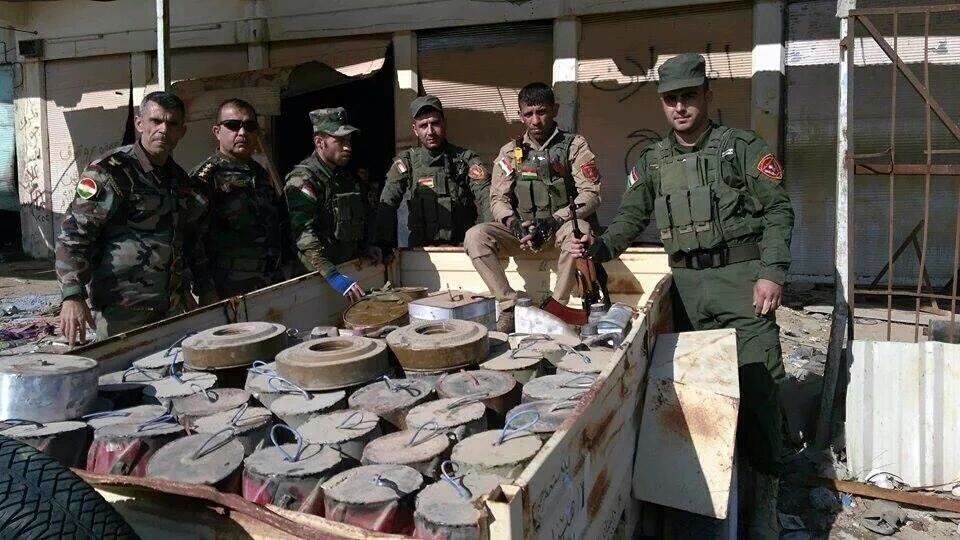 welat_news's tweet photo. Şengal'in özgürleştirilmesinden sonra işid militanlarının koyduğu bombalar temizleniyor. #FreeSinjar #Kurdistan https://t.co/Yqzq2NA19U