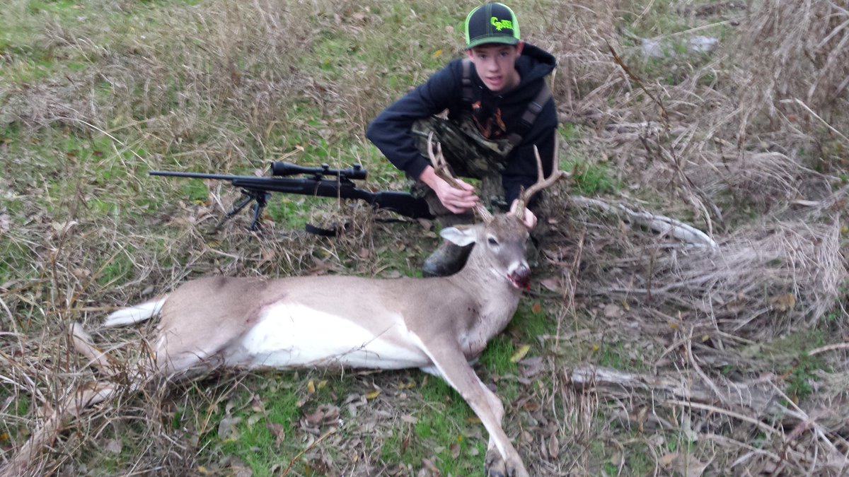 DeadEyeXDaylan's tweet photo. Spot and stalking whitetail. 2nd deer this week!!! https://t.co/JKdifB0DDC