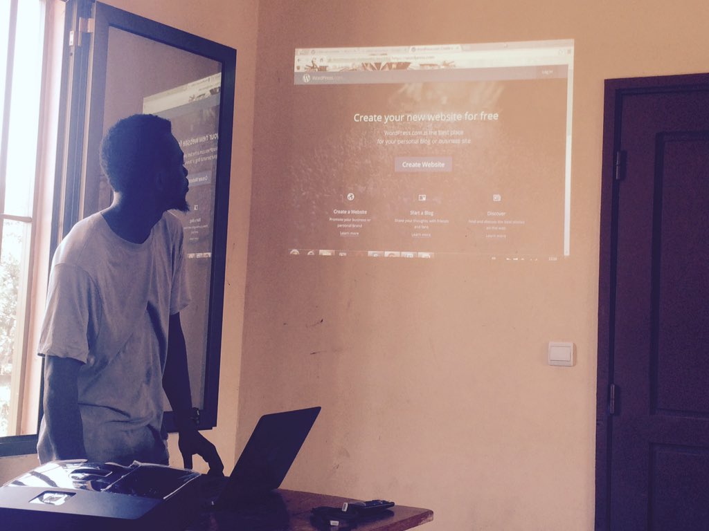 Hey @saliousoft anime atelier #blogging avec #WordPress à #lomé #team229 @229People @ab_benin