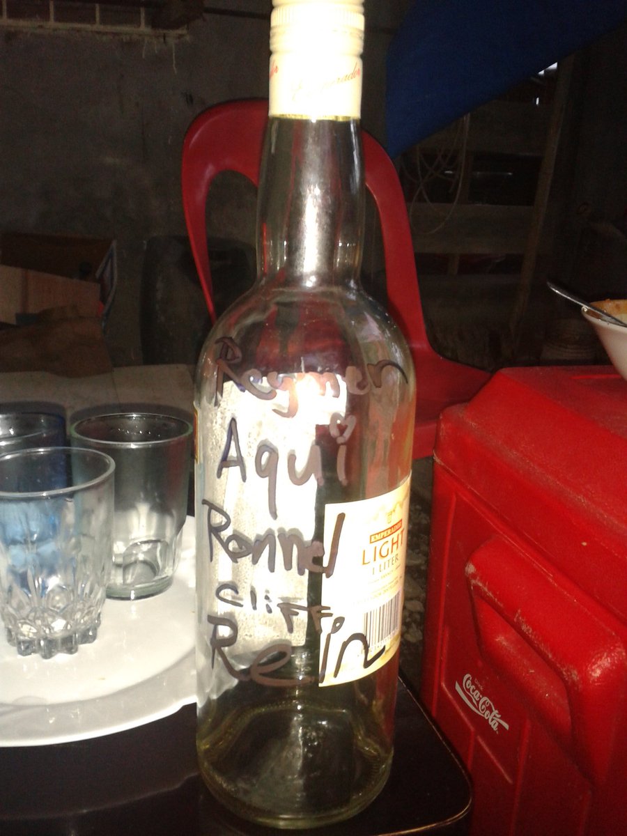 Aguilla0's tweet photo. Friendship on a bottle! https://t.co/twurzhVIk5
