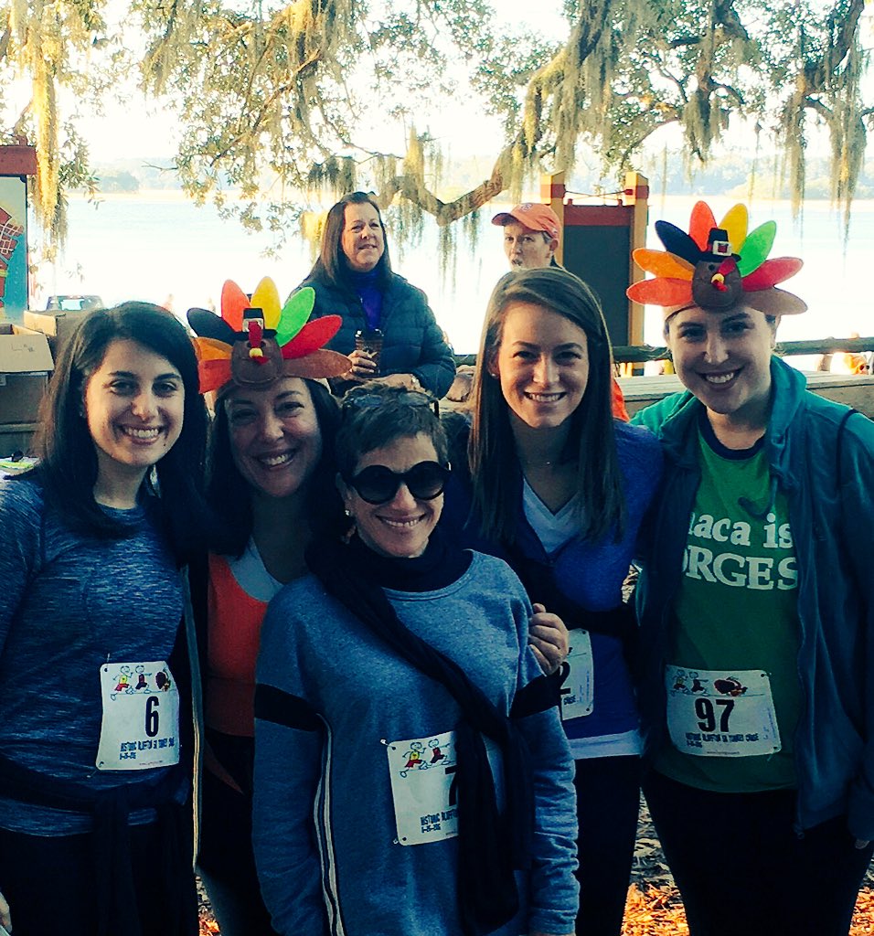 gabbibaker's tweet photo. Up early for a turkey chase with the family. 🦃🏃🏻 #Thanksgiving https://t.co/gj3EE9Aggm