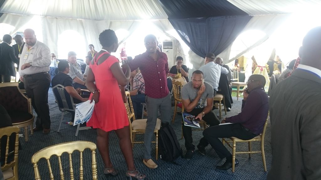 flavienkouatcha's tweet photo. Les rencontres B2B entre investisseurs et entrepreneurs battent leur plein au #CIF2015
#Entrepreneuriat https://t.co/8oahd51ZYK