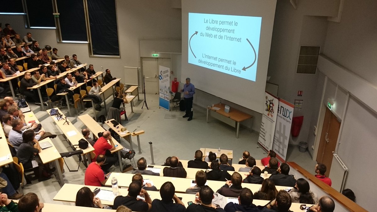 glours's tweet image. @nitot fait la keynote d&apos;après-midi à @codeursenseine #codeurs2015