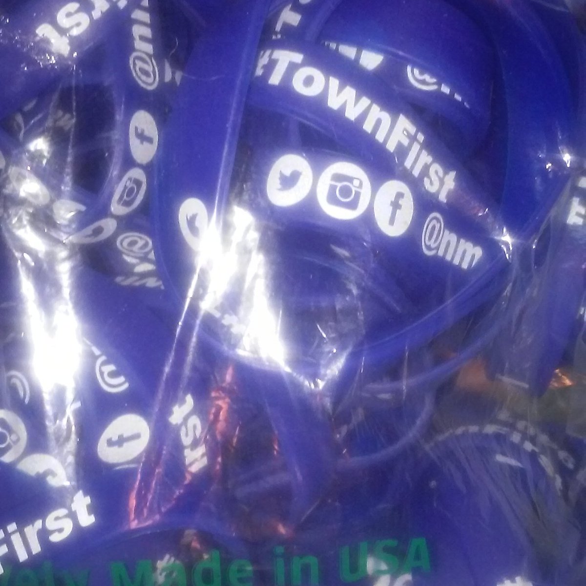 nmoe19401's tweet photo. Get your band TODAY! Only 100 in stock!! $2. Text/Call 484-486-3457 #TownFirst https://t.co/TjwBg2NSXw
