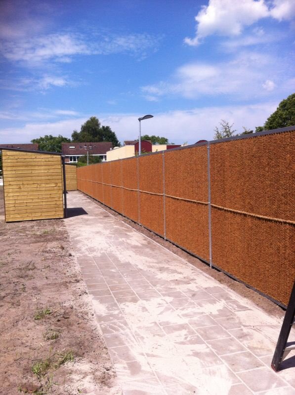 Interesse in <a href="/Kokosystems/">Kokosystems b.v.</a>  tuinschermen? Laat het door ons als vakman en dealer monteren