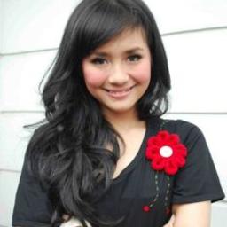 TitienLachey's tweet photo. Listen to this cover of "kembang perawan" via #Smule: https://t.co/01pJNd29tf #SingKaraoke https://t.co/vAkNZpn9FT