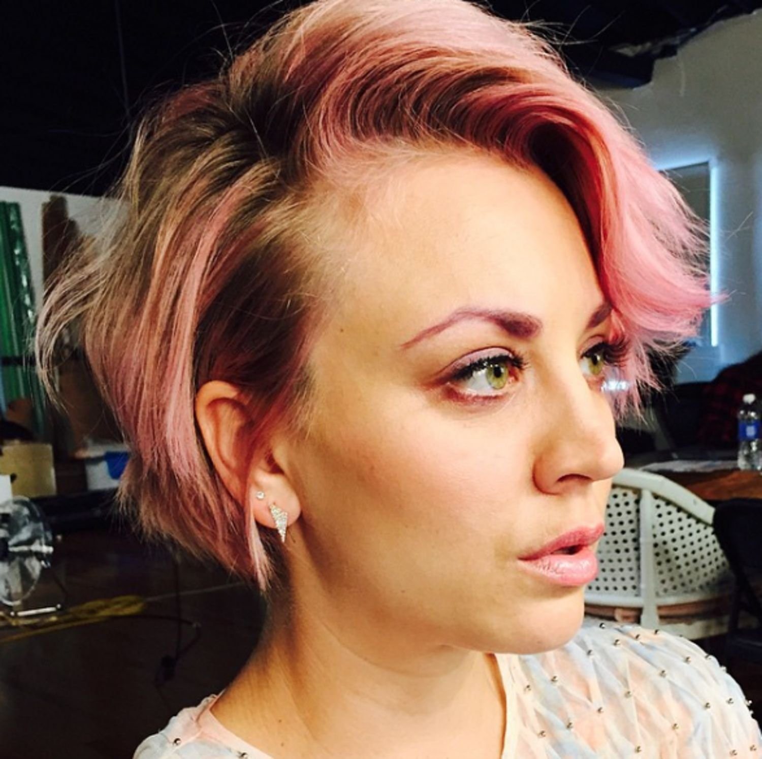 Happy Birthday Kaley Cuoco! We loved her pastel pink hair! Get the look with GL  