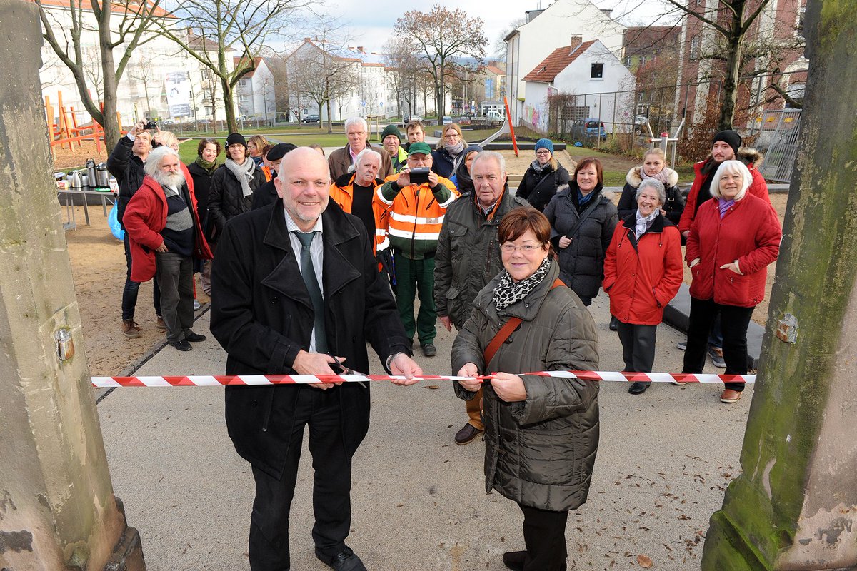Der neu gestaltete Bürgipark wurde heute eröffnet. #Wesertor #Kassel  bit.ly/bürgipark (mic) https://t.co/EiVwh8c9Fm
