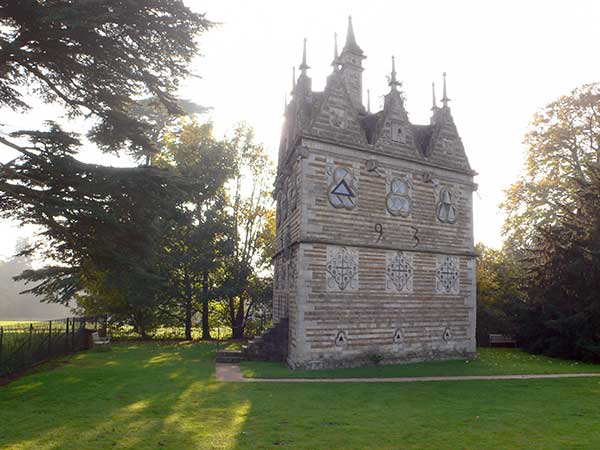 TurboTelytJimbo's tweet photo. Took a trip to see the amazing #RushtonTriangularLodge in N'hants, last month, now in the hands of @EnglishHeritage https://t.co/g5mhOIveS0