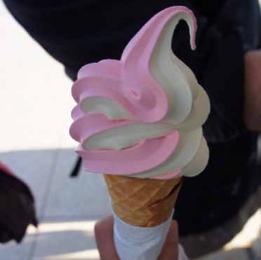 FoodSeIfie's tweet photo. Soft serve every time    https://t.co/ejr9oGu3Q9