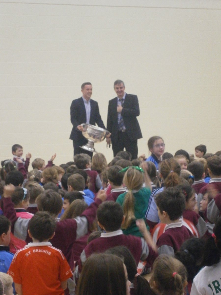 Techtitans29's tweet image. Members of the Dublin squad visited our school today with Sam Maguire! #upthedubs!