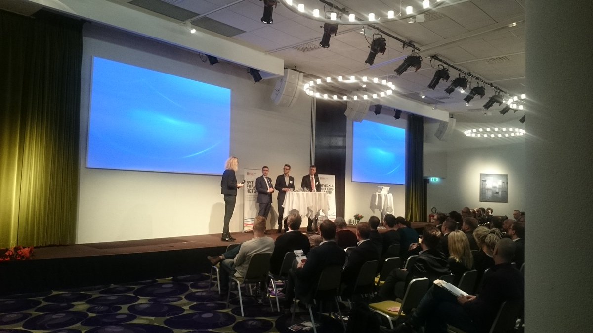 AnnaBoman's tweet photo. Debatt om frågan FM 2020 - nästa nivå? Coor, ISS och CBRE #NWP15 https://t.co/AaqZagOMbO