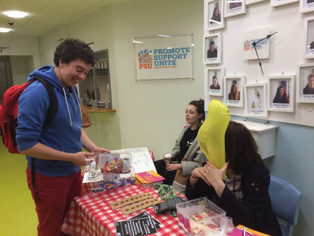 PSU_Barnstaple's tweet photo. We're doing loads today! #SavingEducation #CutTheCosts &amp; #LoveSUs https://t.co/ntR8ehbEUb