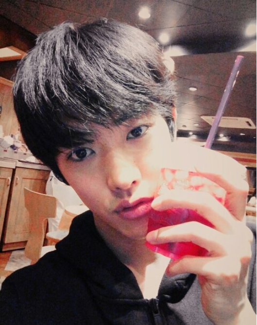 p11ure's tweet photo. @myMISSHA 팔색조의 매력을 가진 타쿠야를 추천합니다.. 순수함,섹시함,여성스러움,남자다움이 모두 공존하는 매력적인 외모와 188cm의 장신에서 품어져나오는 아우라가 화장품 모델로 적합하다고 생각됩니다. https://t.co/JI0LYhQ3Dz