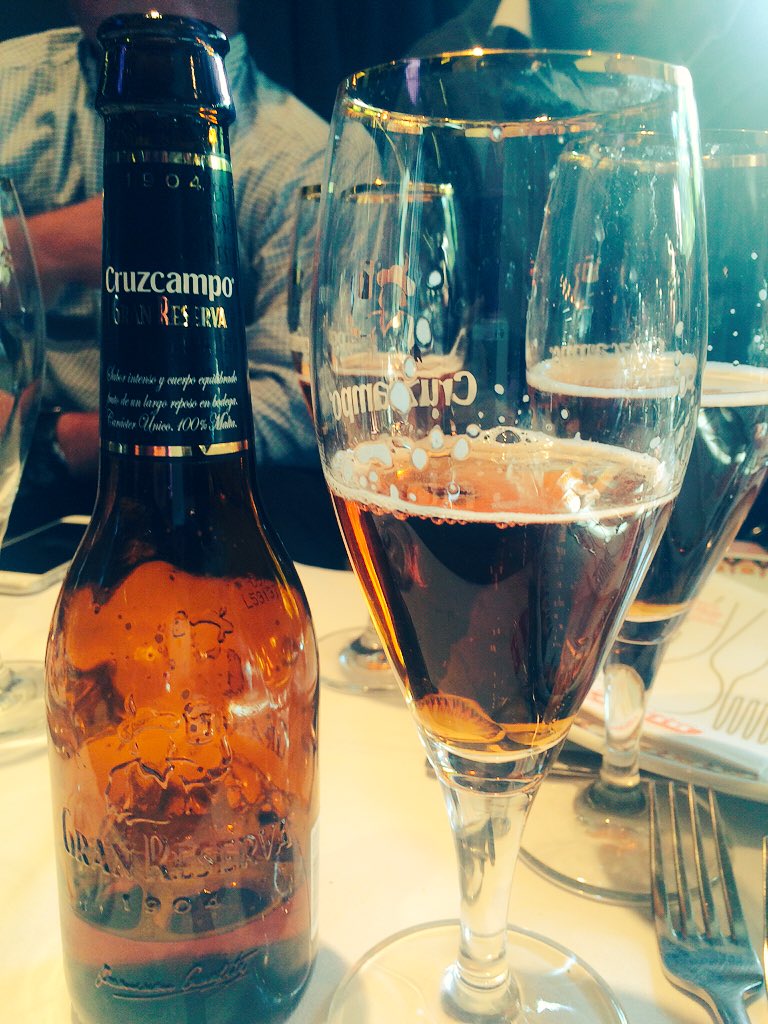 Segunda cata en <a href="/GingerSevilla/">Ginger Sevilla</a>, todo un clásico <a href="/Cruzcampo/">Cruzcampo #ConMuchoAcento</a> Gran Reserva. <a href="/FlPerdi/">Fran Liñan</a> <a href="/nicolaidis_8/">Nicolás Cubero</a> <a href="/Bilios_Sevilla/">Bilios Restaurante</a>