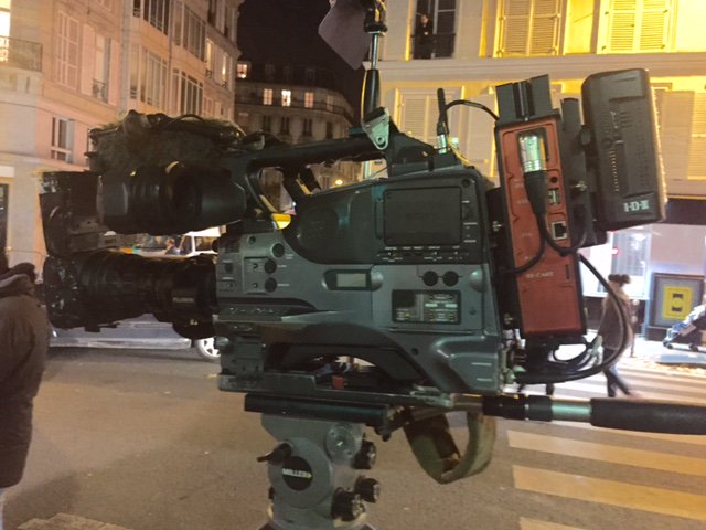 MobileViewpoint's tweet photo. Live from #Paris: cameraman @garyhoppertvnz for @ONENewsNZ using our #WMTlive #Agile2R https://t.co/o2hYPhUmjh