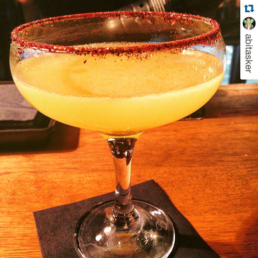 literaistanbul's tweet photo. #literarestaurant #mixologist leri gururla sunar😎 #tarihiyarımada #oldcityistanbul https://t.co/CO6sIbHXGM