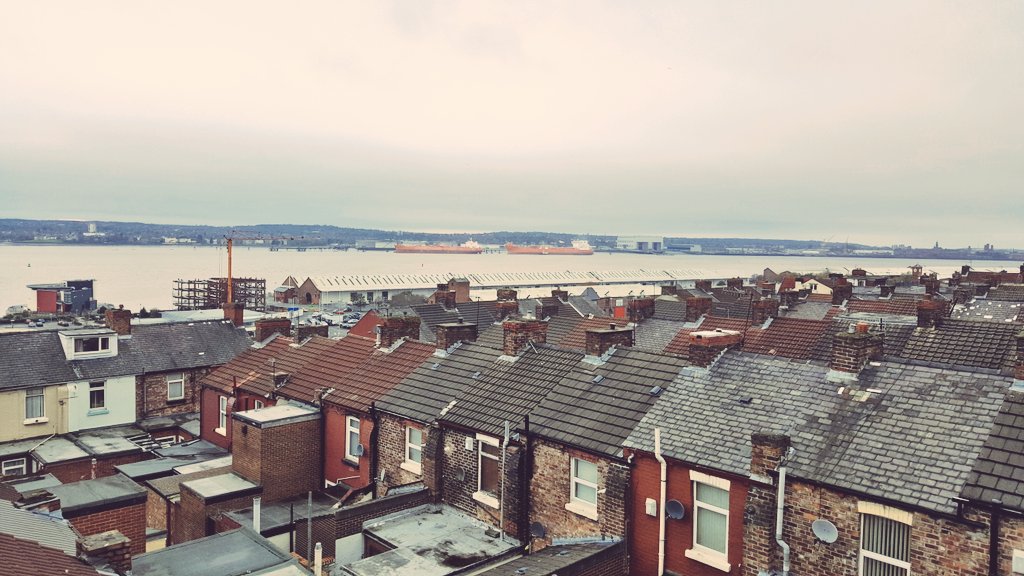 WooltonAerials's tweet photo. Sandbeck Road L8 overlooking the mersey and @CammellLaird shipyard. #anotherqualityinstall https://t.co/J2BIj5t1nC