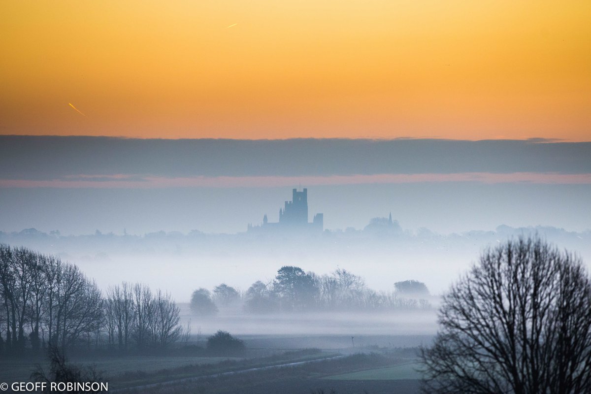 GeoffRobinson49's tweet photo. Mist over the Fens this morning @Ely_Cathedral @visitely #Cambridgeshire https://t.co/KSh22cgFOU