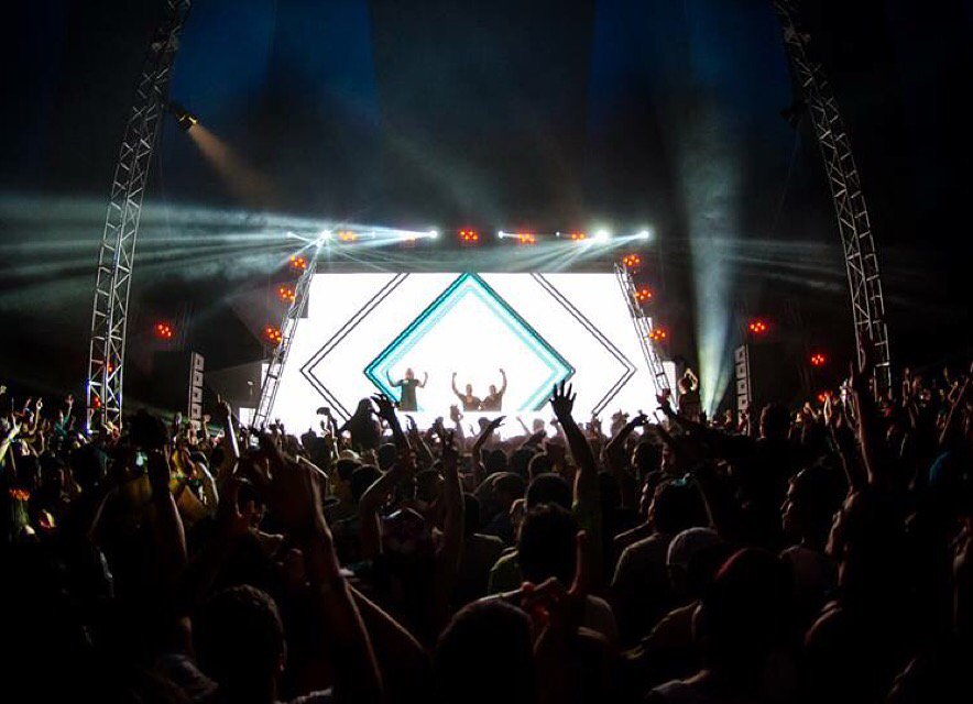 Audiotricz's tweet photo. CHILE can't wait to be back next week!!❤️ #holionefestival https://t.co/uyd6k9PIGI