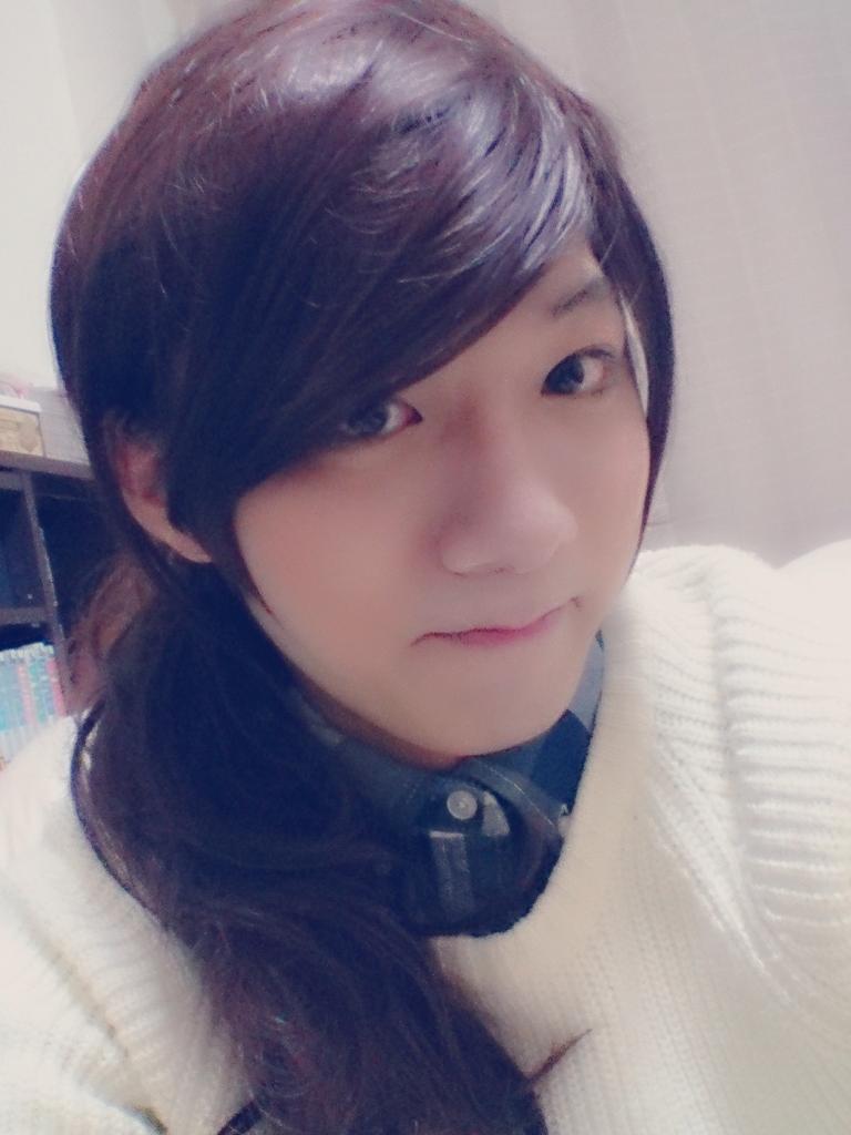 ぺい 女装歴2ヶ月 Twitter પર 見よう見まねでポニーテールにしてみたけど男要素どうやったら消えるの 笑 かわいい男の娘になれるまでまだまだ先が遠いな 男の娘 女装 かわいいはつくれる メイク ポニーテール T Co I6w44mascw