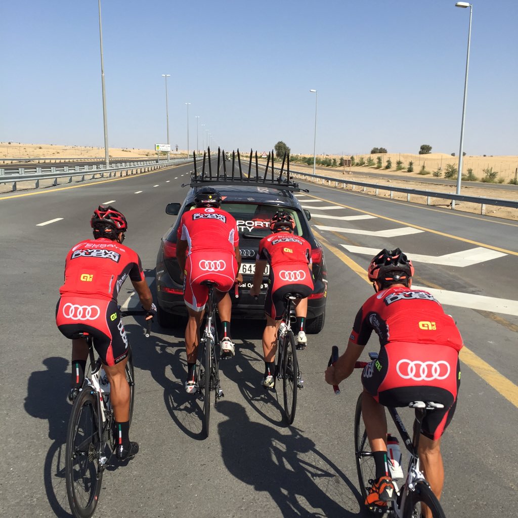 Grazie x la "tirata di collo" odierna e x l ospitalità ragazzi.... #pp #dubai