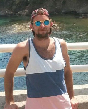 Man, Carl Schoombie, dies after 4am road attack in Rondebosch. Have info? Contact SAPS news24.com/SouthAfrica/Ne…