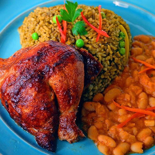 PolloPolloDubai's tweet photo. Quarter chicken, arroz verde, frijoles, salsa criolla, chicha morada and happiness. The perfect Combo Norteño. https://t.co/WGO9M7e2s7