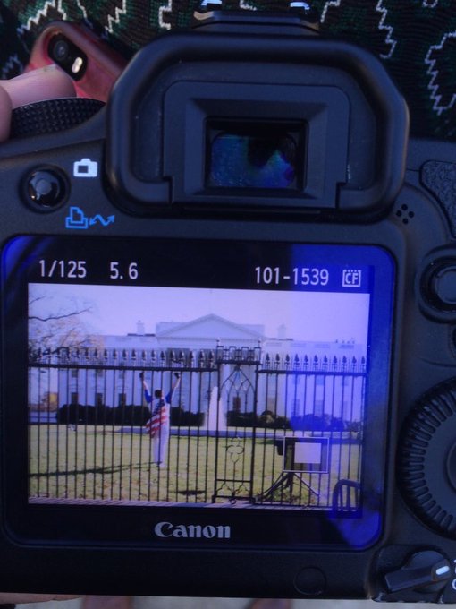 Ver imagem no Twitter Ver imagem no Twitter