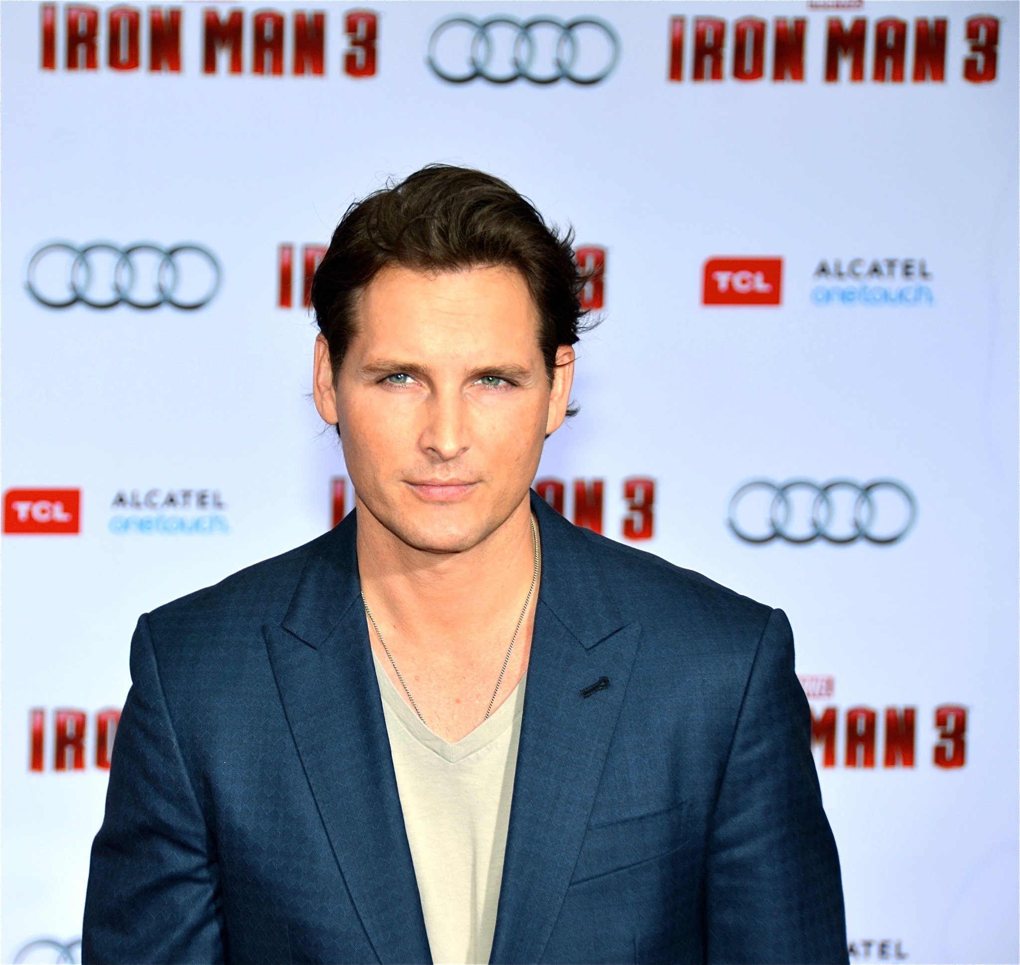 Happy Birthday to Peter Facinelli!   