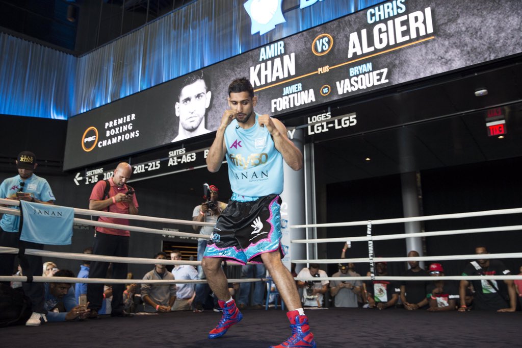 FightLabel's tweet image. Competition 👀 @AmirKingKhan actual vest he wore on his media workout RT and Follow @FightLabel for a chance to win!