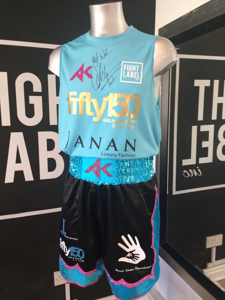 FightLabel's tweet image. Competition 👀 @AmirKingKhan actual vest he wore on his media workout RT and Follow @FightLabel for a chance to win!
