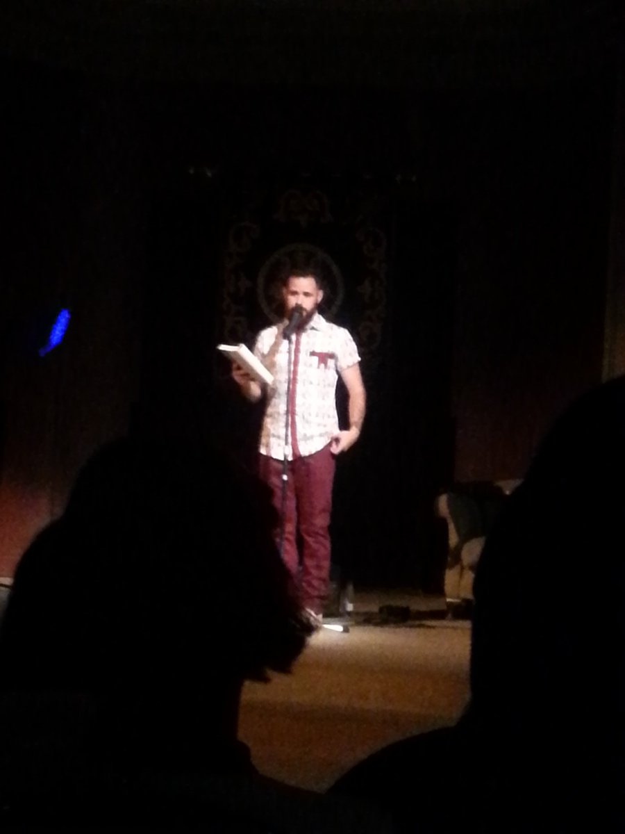luthien_ali's tweet photo. Un recital innormalmente maravilloso. Gracias @TuristaEnTuPelo . #Innormal https://t.co/cXANOXAWzh