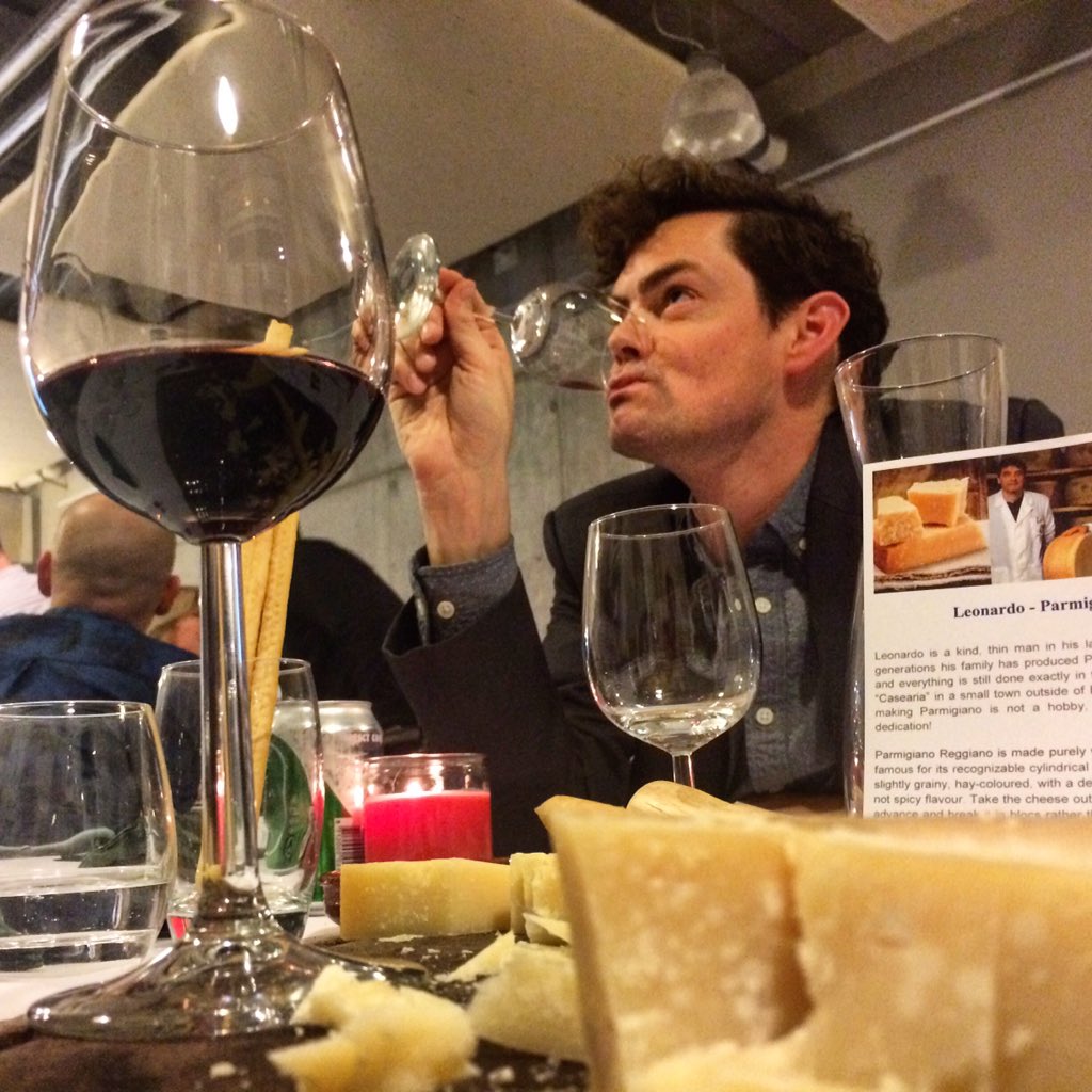 Waiting in business lounge for take-off to Jo'Burg. Not try to be cheesy but would love a NV date! #irisamswine