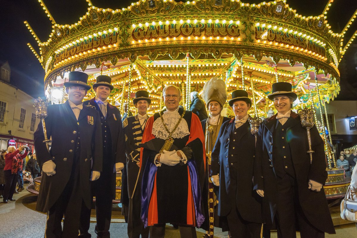 myworcester's tweet photo. The Mayor of Worcester officially declares the Christmas Fayre now open... have fun #ChristmasInWorcester https://t.co/s38w2hkOSz