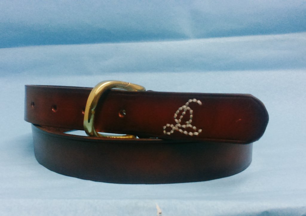 detacon2's tweet photo. Una de nuestras correas artesanas cosida a mano un regalo perfecto para estas navidades a precio sin competencia https://t.co/HvUbd7Kydi