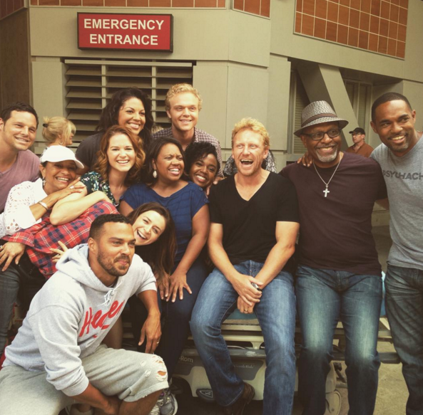GreysABC's tweet photo. From our #GreysAnatomy family to yours, #HappyThanksgiving! https://t.co/KcXOSvZOrT