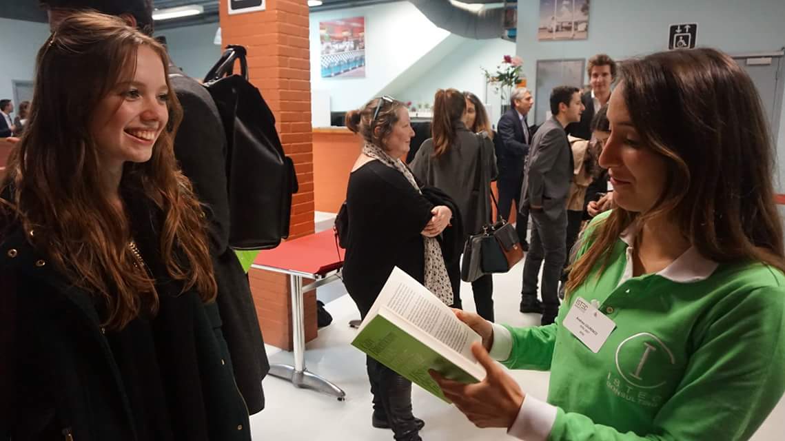 IstecConsulting's tweet photo. Istec Consulting était présent à la conférence de @guybirenbaum , chroniqueur chez France Info #hyperconnexion https://t.co/KWPofig3bC