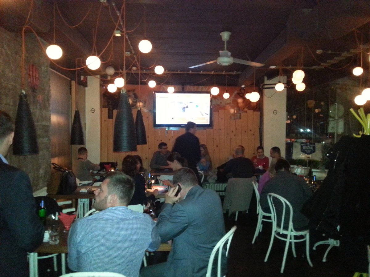 banca_intesa's tweet photo. Dobro nam došli na #EURNET #TweetUp #IntesaMobi https://t.co/DKM4Ev0sRp