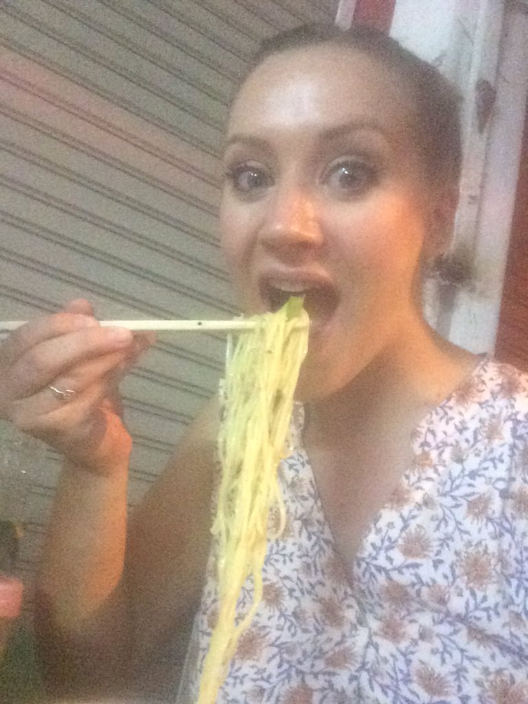 Devoneva's tweet photo. I'm grateful I don't need 2 list shit I'm grateful for to feel validated. #happythanksgiving #eatthenoodles https://t.co/8xVcwalmOI
